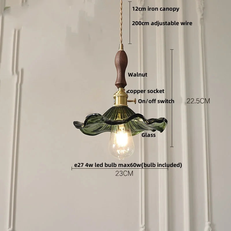 مصباح تعليق LED من الزجاج الأخضر DecorBites™ | وحدة إضاءة معلقة بمفتاح بمقبض نحاسي على الطراز الاسكندنافي الحديث
