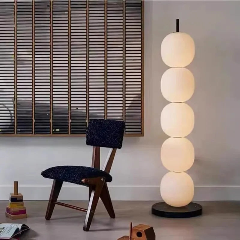 مصباح أرضي من جوربايتس™ بتصميم يقطينة، عاكس ضوئي زجاجي أبيض، إضاءة أرضية اسكندنافية مصممة