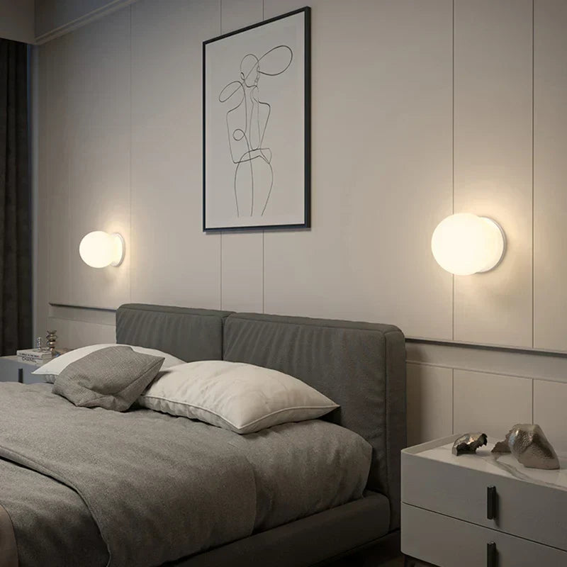 مصباح حائط DecorBites™ الكروي الزجاجي LED لغرفة النوم وغرفة المعيشة والإضاءة الداخلية