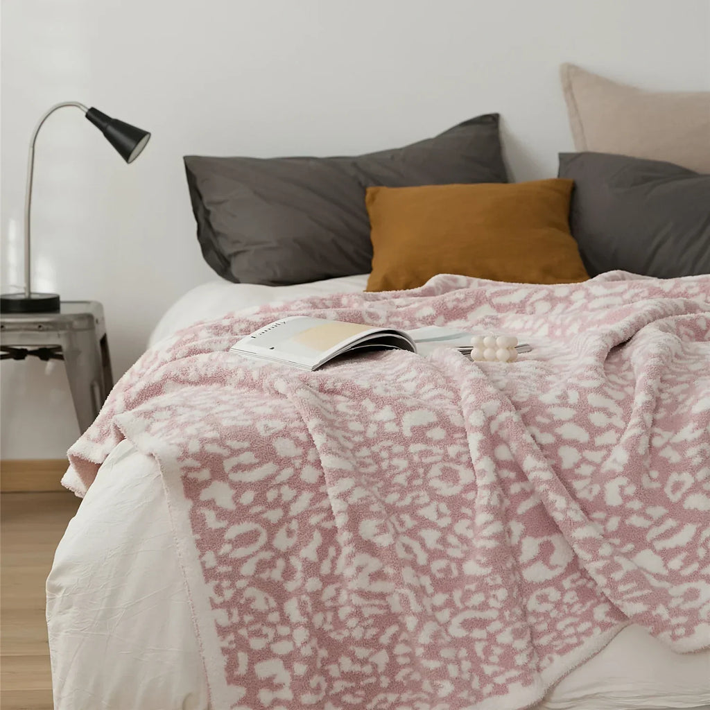 DecorBites™ Cozy Leopard Print Knitted Blanket - Winter Faux Fur Microfiber Throw
