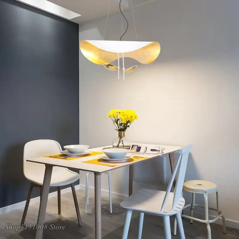 أضواء قلادة LED بخامة ذهبية من DecorBites™: مصابيح معلقة عصرية لغرفة المعيشة وغرفة النوم