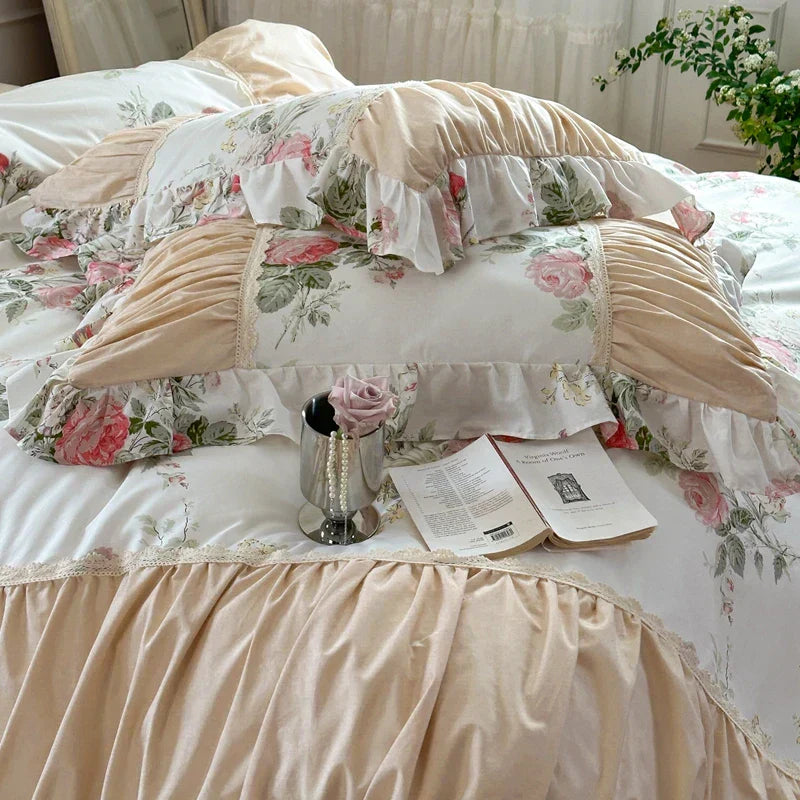 مجموعة مفروشات سرير قطنية مزينة بالورود والكشكشة بطراز الأميرة الكورية من DecorBites™
