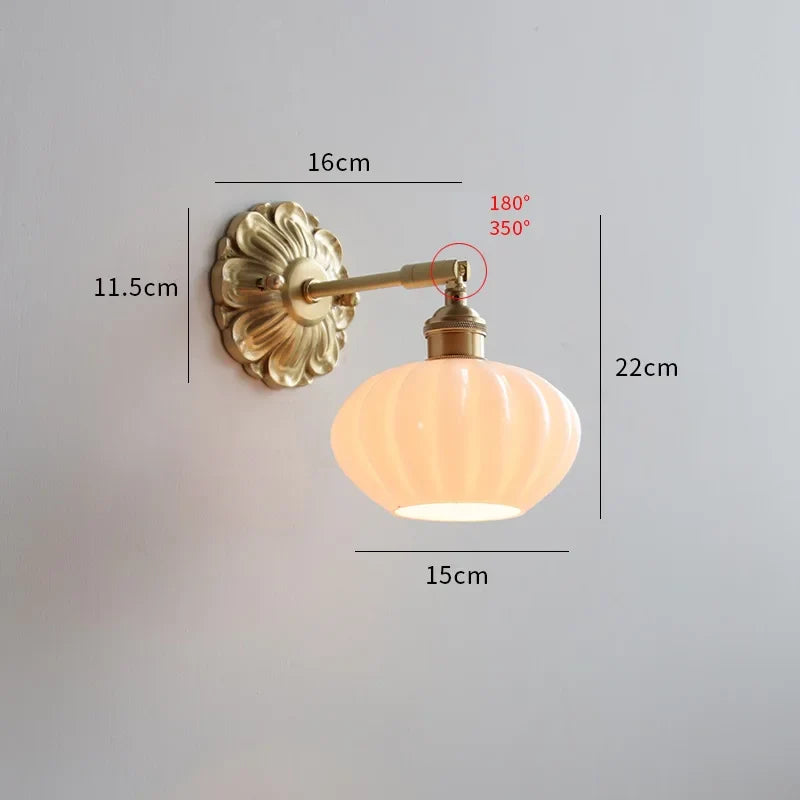 Applique murale LED DecorBites™ en verre vert avec base en cuivre pour chambre et salon