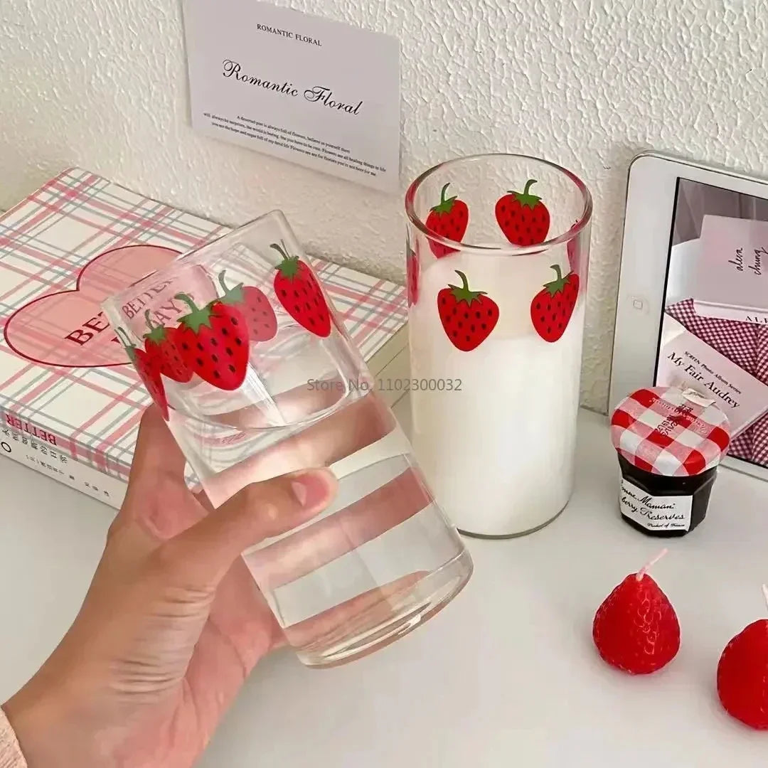 كوب عصير الفراولة اللطيف من DecorBites™ مع ماصات - قدح عصير شفاف وجذاب