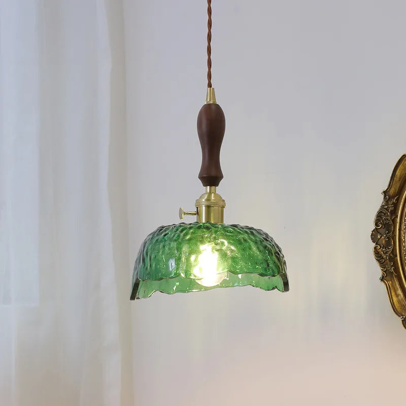 مصباح معلق LED من الزجاج الأخضر DecorBites™ بمفتاح مقبض، ثريا نحاسية
