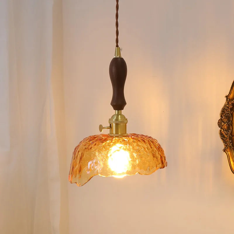 مصباح معلق LED من الزجاج الأخضر DecorBites™ بمفتاح مقبض، ثريا نحاسية