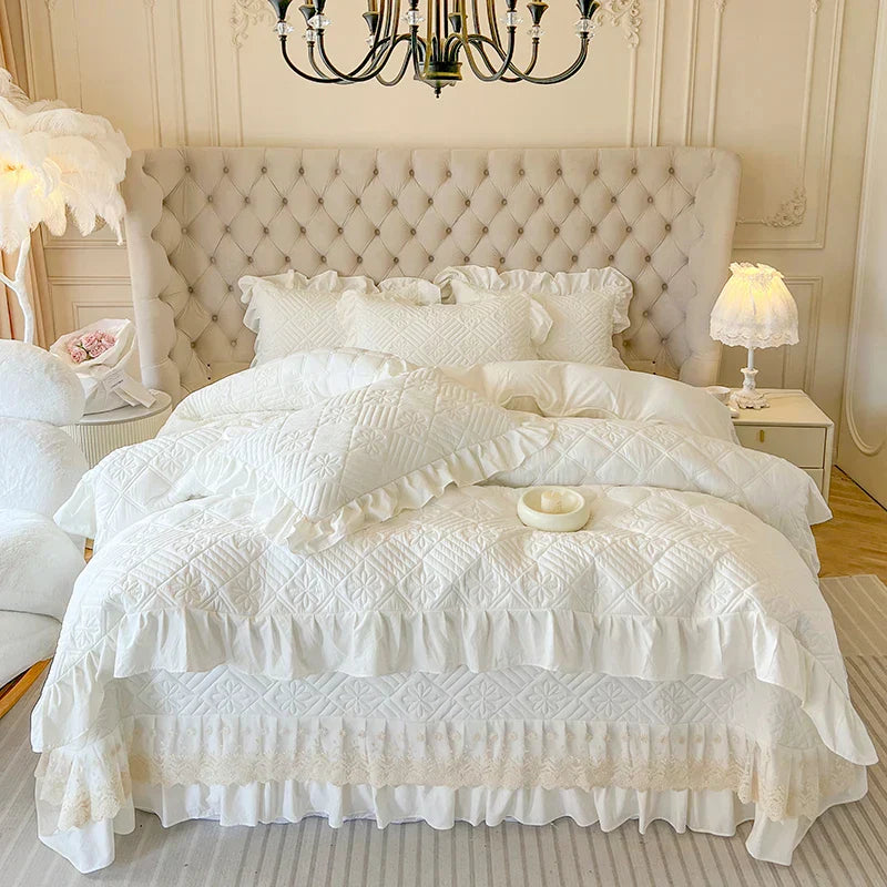 طقم فراش مبطن من DecorBites™ بنمط أميرة كوري مع كشكشة دانتيل 200x230 سم