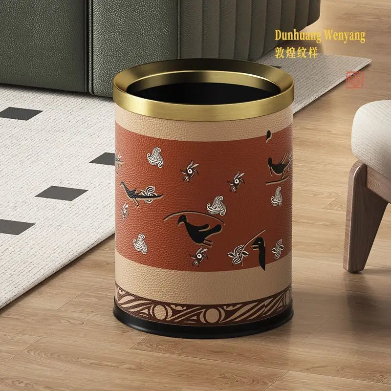 سلة مهملات جلدية DecorBites™ معدنية ذهبية/فضية سعة كبيرة للمنزل والفندق