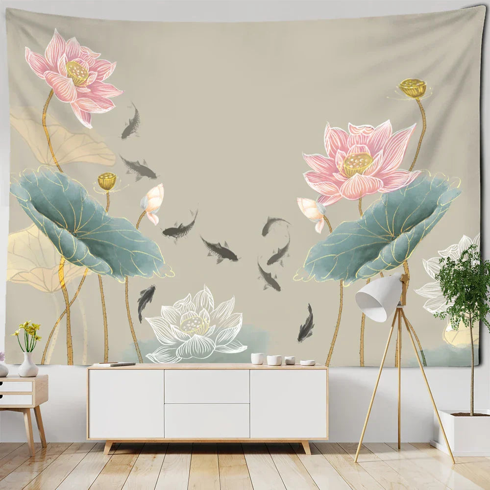 DecorBites™ نسيج معلق على الحائط بزخرفة أسماك الكوي وزهور اللوتس - ديكور منزلي بلمسة بوهيمية