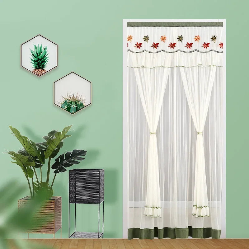 ستائر باب ناموسية دانتيل مطرزة مضادة للبعوض من DecorBites™ - تصميم مطوي لمرور الضوء والهواء