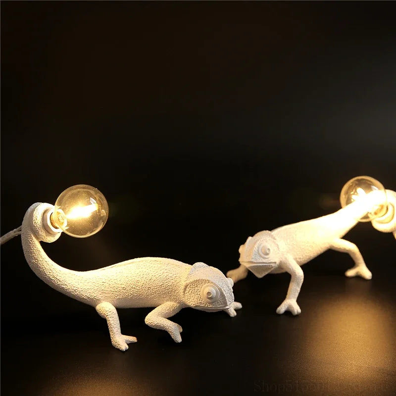 DecorBites™ Chameleon LED Table Lamp - Modern Resin Animal Desk Light for Bedroom & Reading