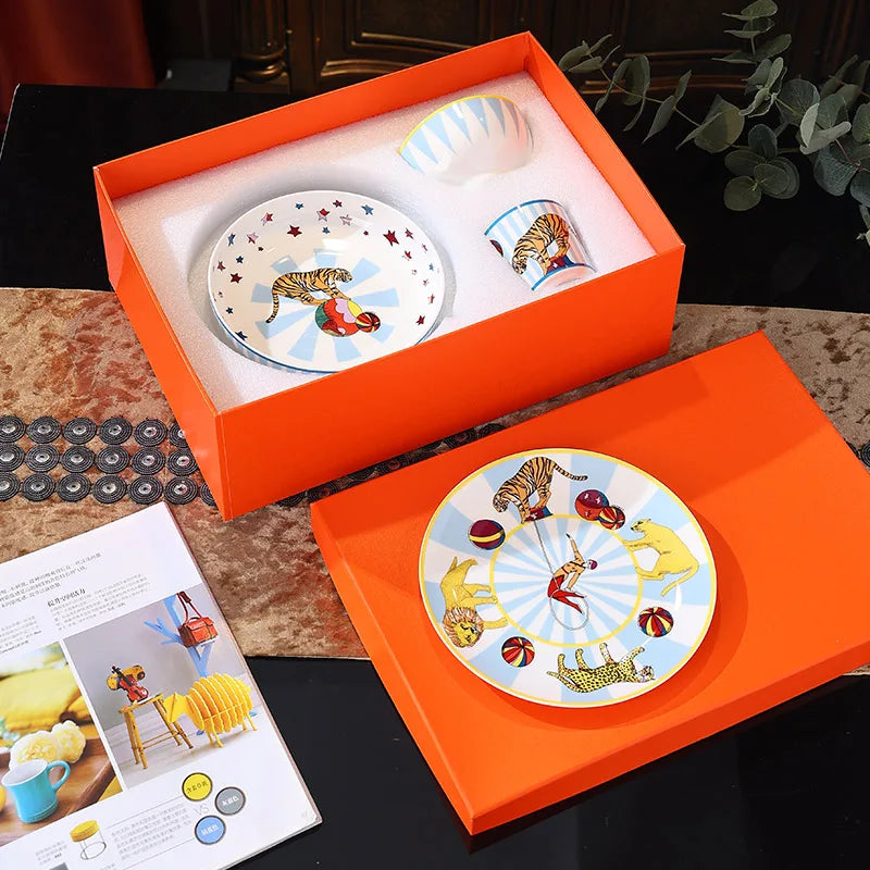 طقم أدوات مائدة للأطفال من DecorBites™ Circus Troup - أطباق، أوعية، كوب، قدر، صحن - هدية للأطفال