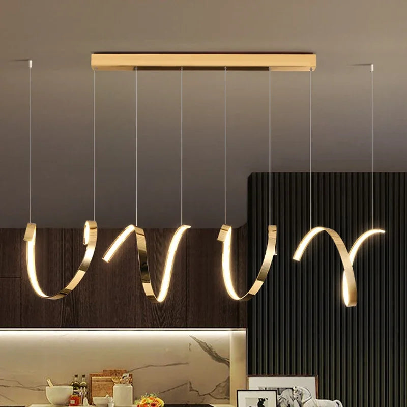 مصابيح معلقة LED غير منتظمة من DecorBites™ باللون الذهبي لإضاءة غرف المعيشة والطعام العصرية