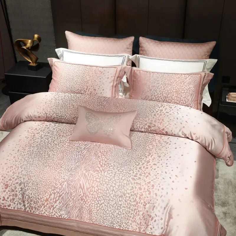 طقم مفروشات DecorBites™ بطبعة جلد الفهد جاكار 1000 خيط قطن مصري