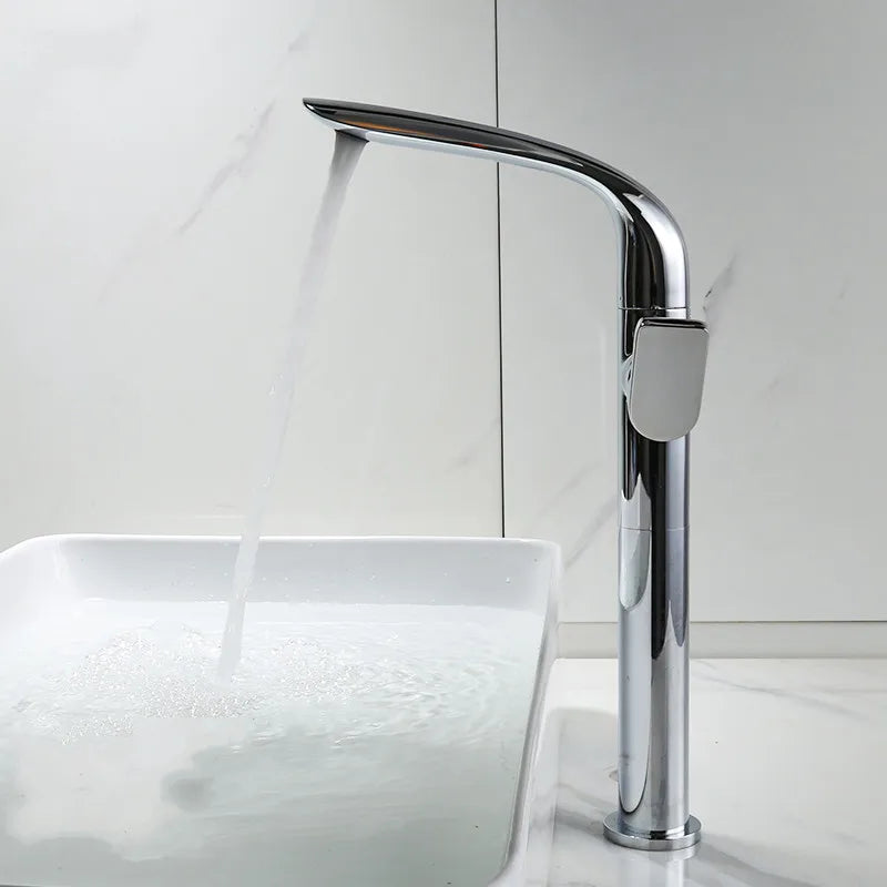 Robinet de lavabo DecorBites™ : Mitigeur de salle de bain noir en laiton, robinet de lavabo chaud-froid à poignée unique