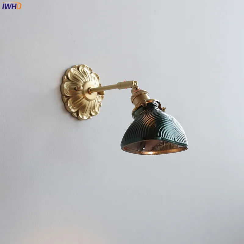 Applique murale LED DecorBites™ en verre vert avec base en cuivre pour chambre et salon
