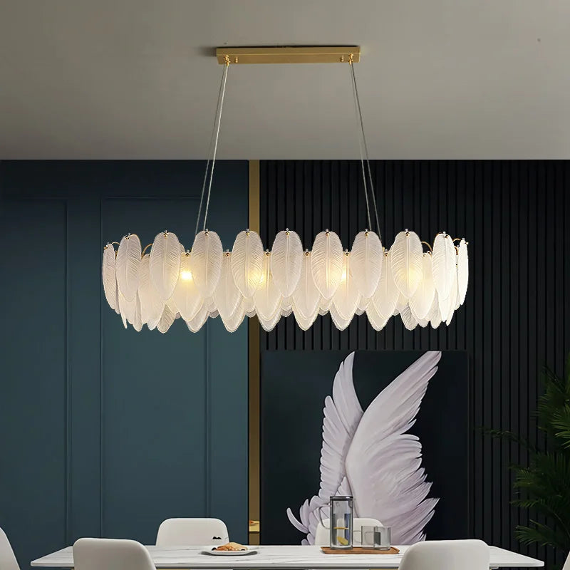 DecorBites™ ثريا ريش ذهبية بإضاءة LED معلقة لديكور المنزل