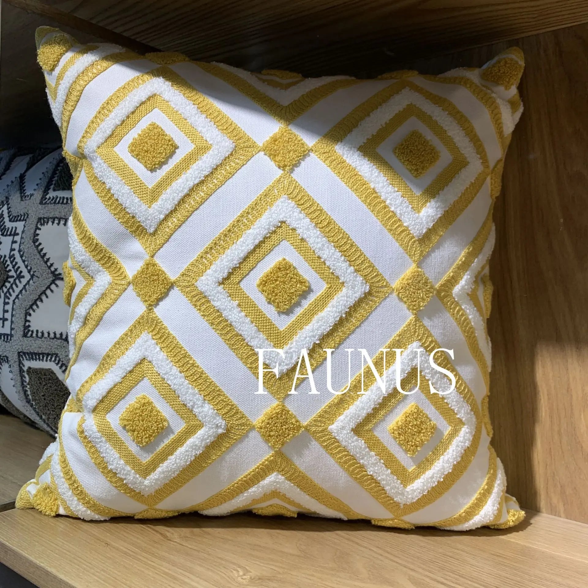 طقم غطاء وسادة قطني بتطريز أوراق الشجر من DecorBites™ - أغطية وسائد للديكور المنزلي 45x45