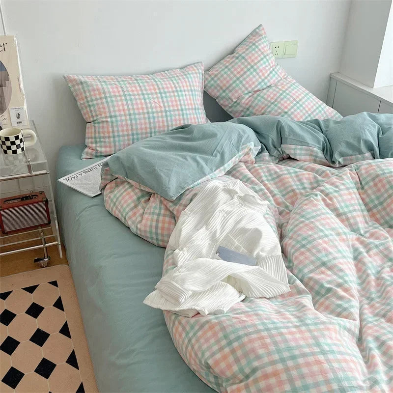 طقم مفروشات من 4 قطع بطبعة قطنية على الطراز الياباني من DecorBites™ بتصميم مزدوج الجوانب
