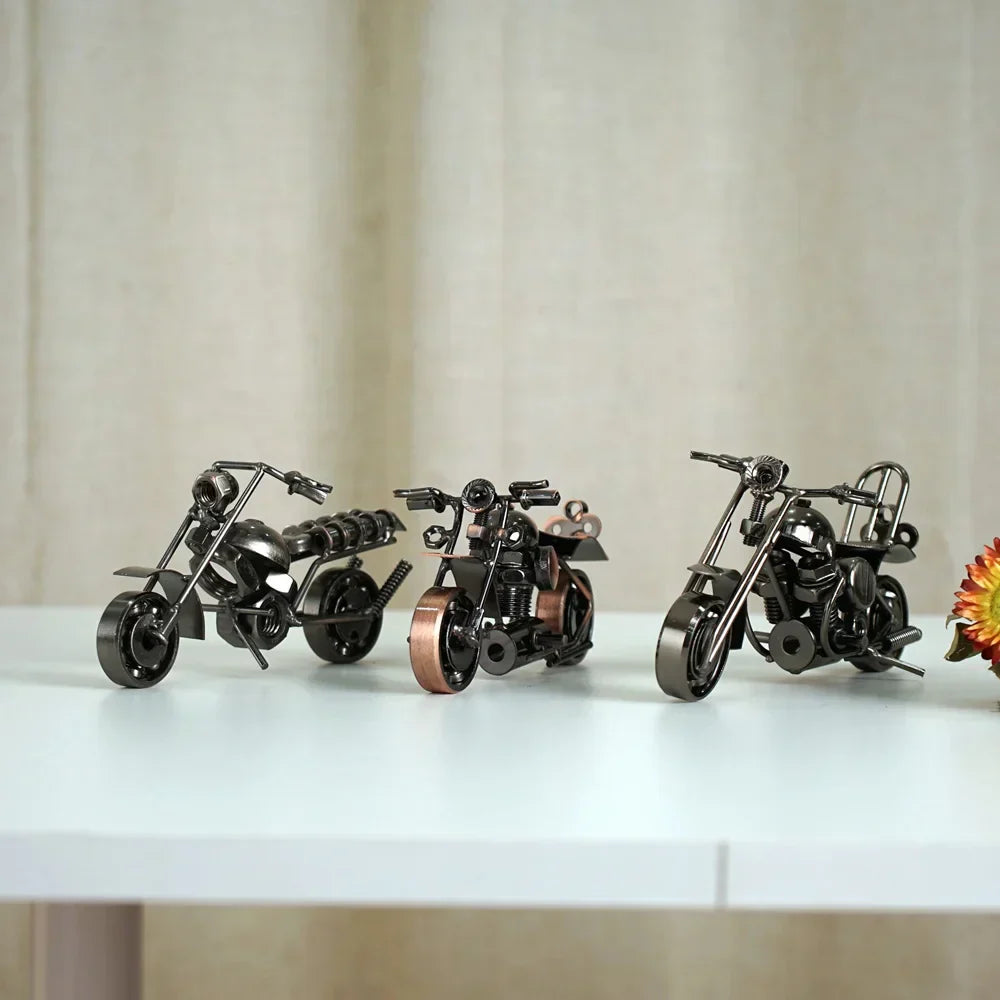 DecorBites™ 14cm Retro Motorcycle Model Metal Figurine Home Decor & Toy