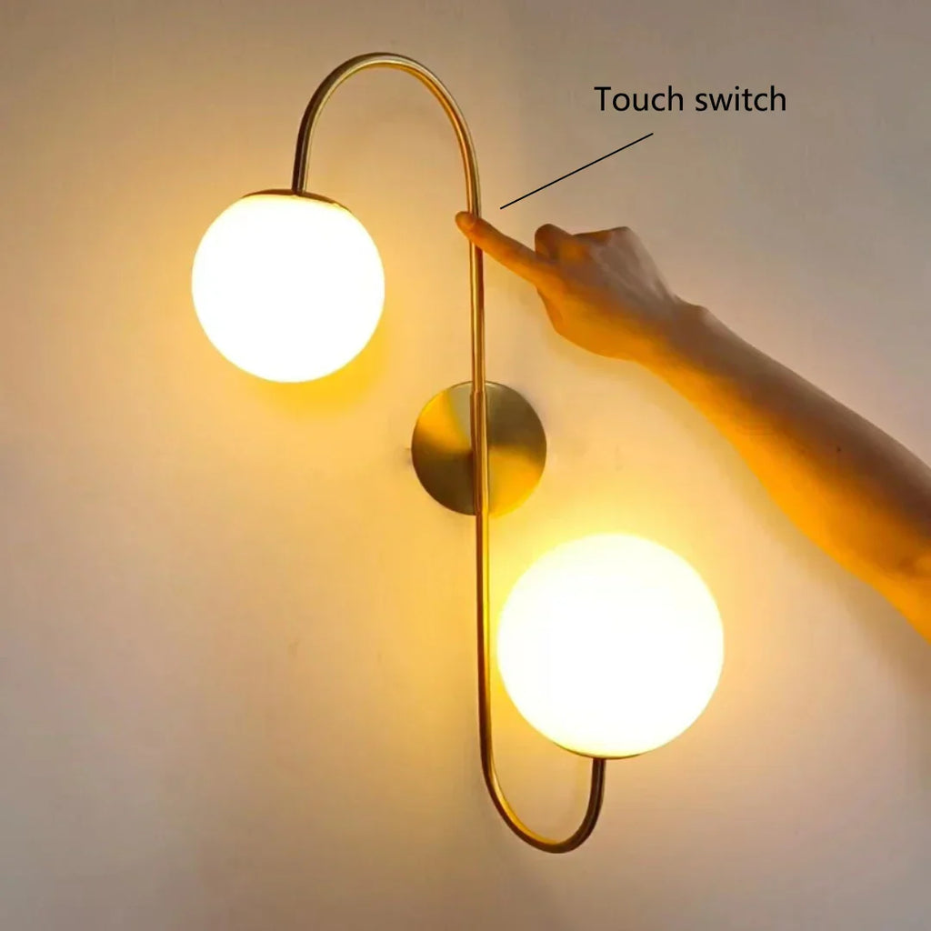 DecorBites™ مصباح حائط زجاجي ذهبي كروي LED دائري