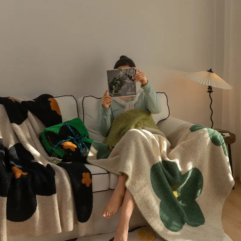بطانية زهور كورية كاواي من DecorBites™: سجادة ناعمة لغرفة النوم، الأريكة، المكتب - بطانية رمي منسوجة مفردة