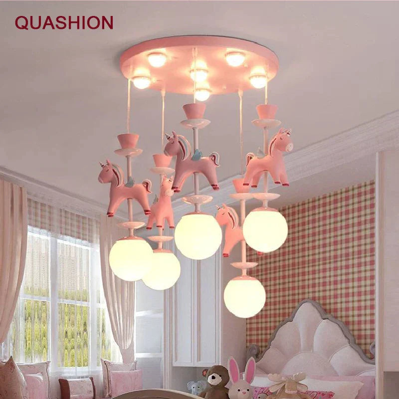 ثريا دوارة للأطفال من DecorBites™: إضاءة معلقة عصرية وإبداعية وجذابة لغرف النوم
