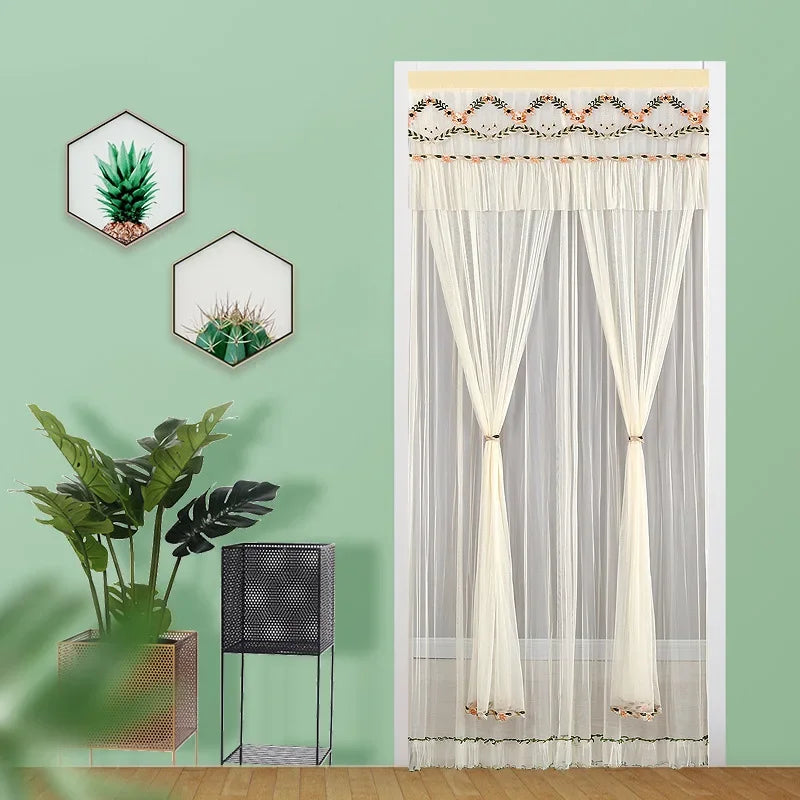 ستائر باب ناموسية دانتيل مطرزة مضادة للبعوض من DecorBites™ - تصميم مطوي لمرور الضوء والهواء