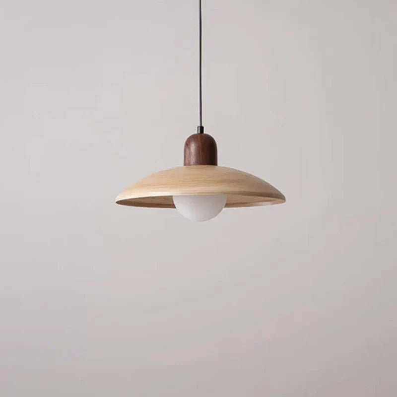 مصباح قلادة ثريا حجري خشبي ياباني من DecorBites™، مصباح حجري مجوف أصفر على طراز الـ Wabi-Sabi