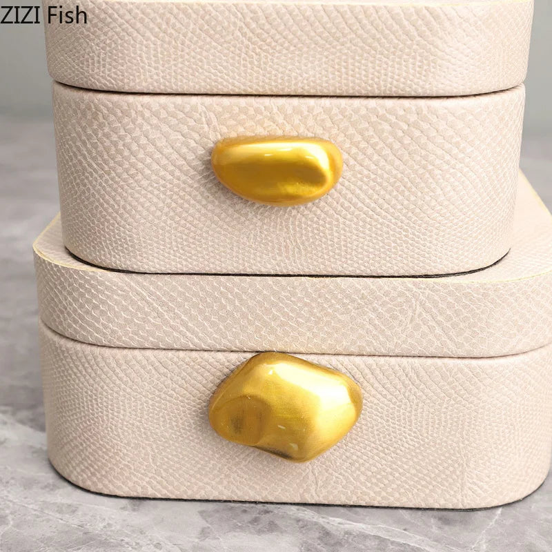 صندوق مجوهرات DecorBites™ الجلدي: ديكور أنيق لطاولة الزينة ووعاء تخزين