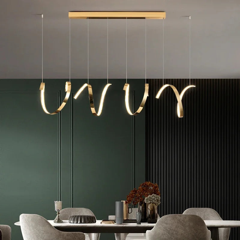 مصابيح معلقة LED غير منتظمة من DecorBites™ باللون الذهبي لإضاءة غرف المعيشة والطعام العصرية