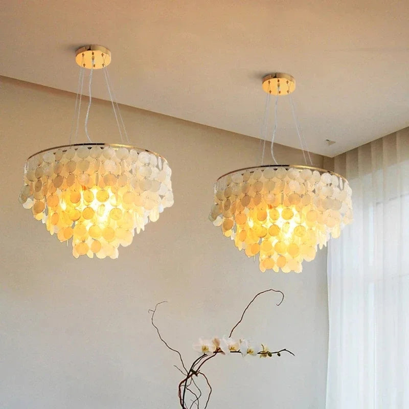 ثريا بمصباح معدني من الكروم الذهبي من ™DecorBites للمطاعم وغرف المعيشة وقاعات الفنادق