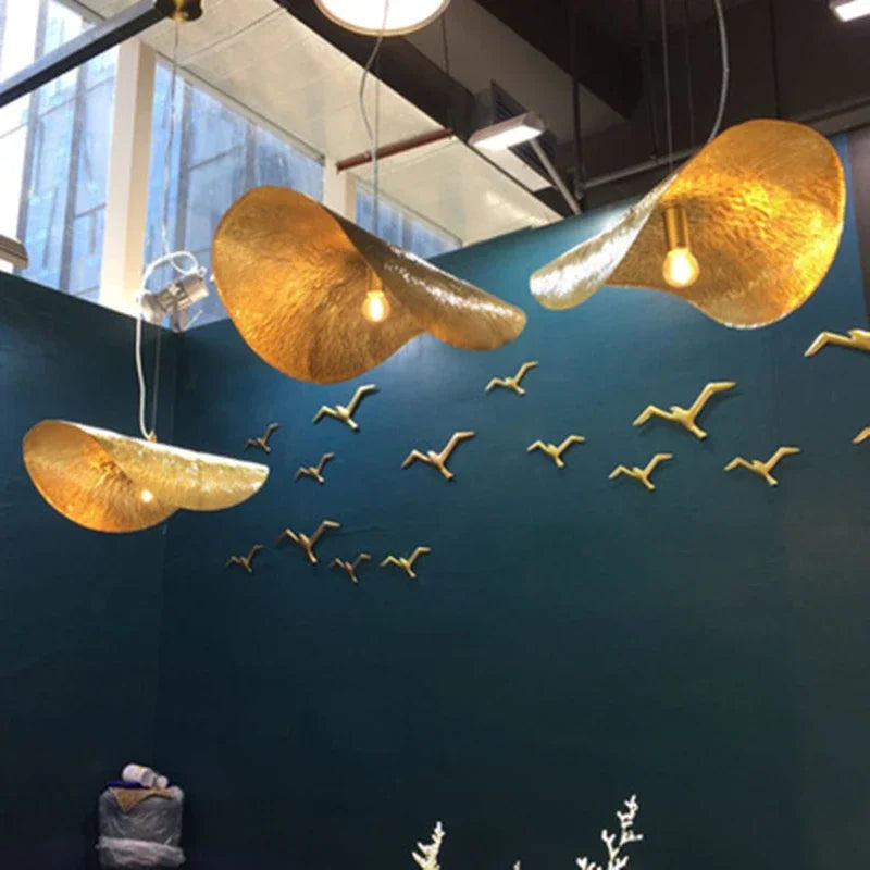 مصباح قلادة ثريا نحاسي على شكل ورقة شجر من DecorBites™ لغرفة النوم وغرفة المعيشة وغرفة الطعام والبار