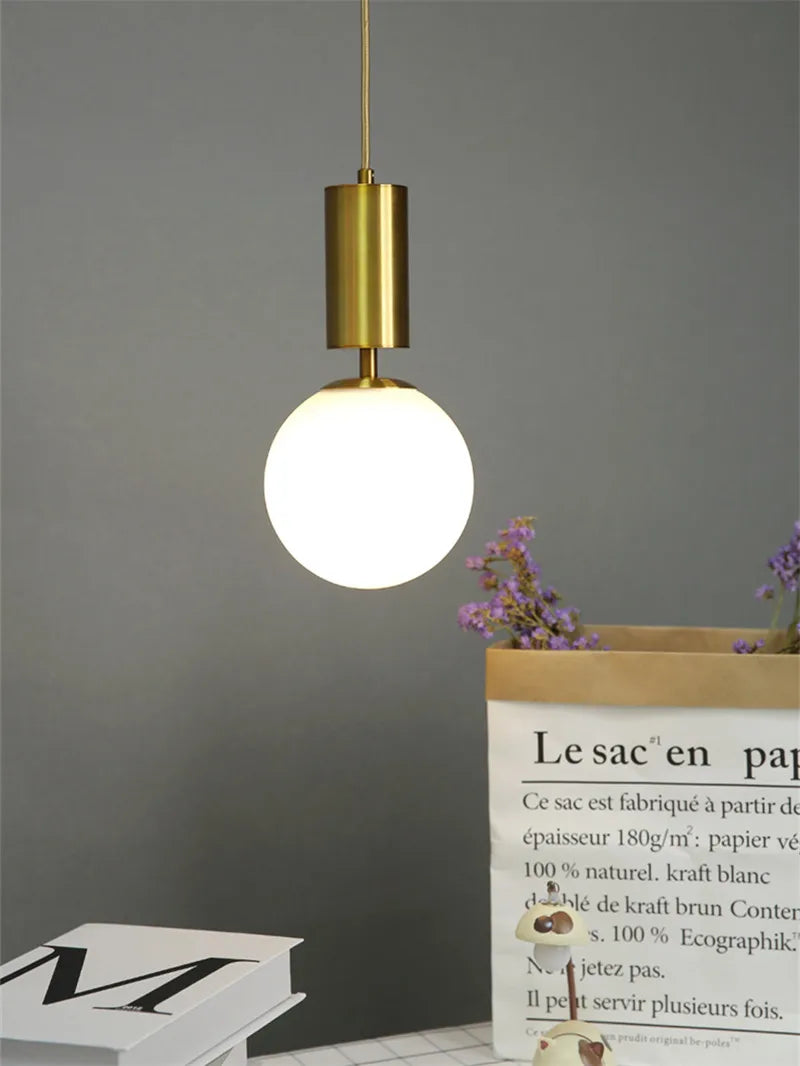 DecorBites™ ثريا سقفية ذهبية كروية بإضاءة LED لإضاءة ديكور المنزل الفاخر