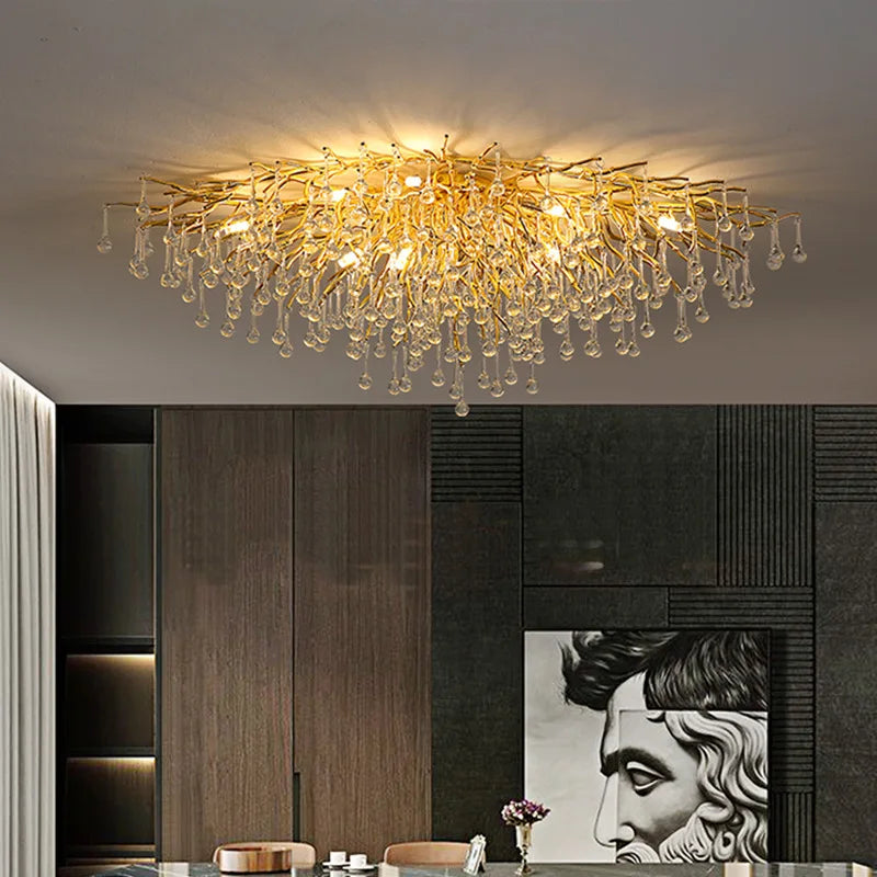 ثريا سقف كريستال LED ذهبية DecorBites™ للمساحات الأنيقة