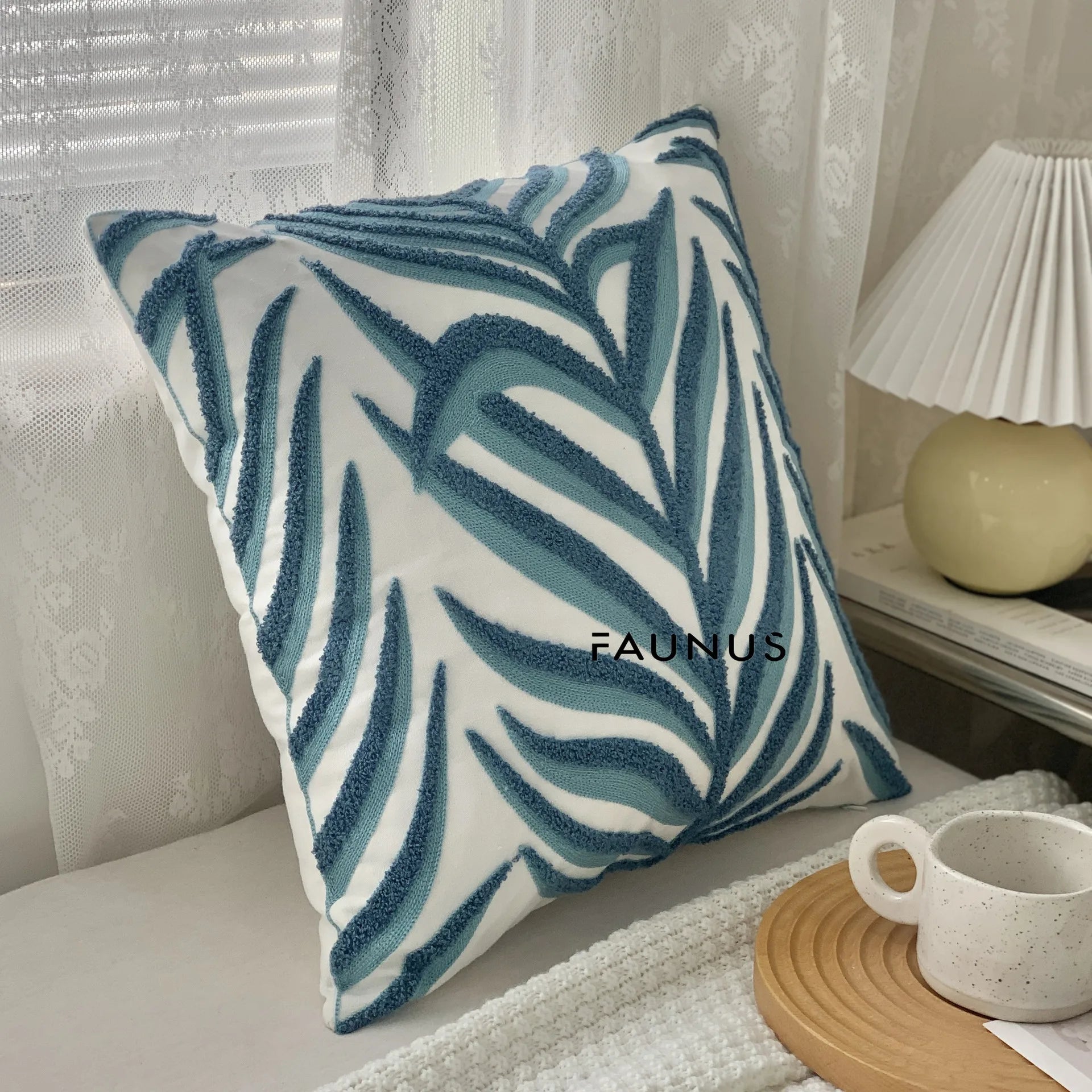 طقم غطاء وسادة قطني بتطريز أوراق الشجر من DecorBites™ - أغطية وسائد للديكور المنزلي 45x45