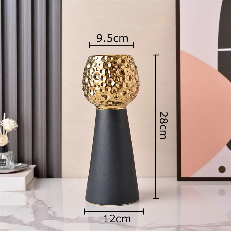 مزهرية سيراميك DecorBites™ الذهبية بنمط المطرقة: أصيص زرع إبداعي لتزيين الطاولات وتنسيق الزهور