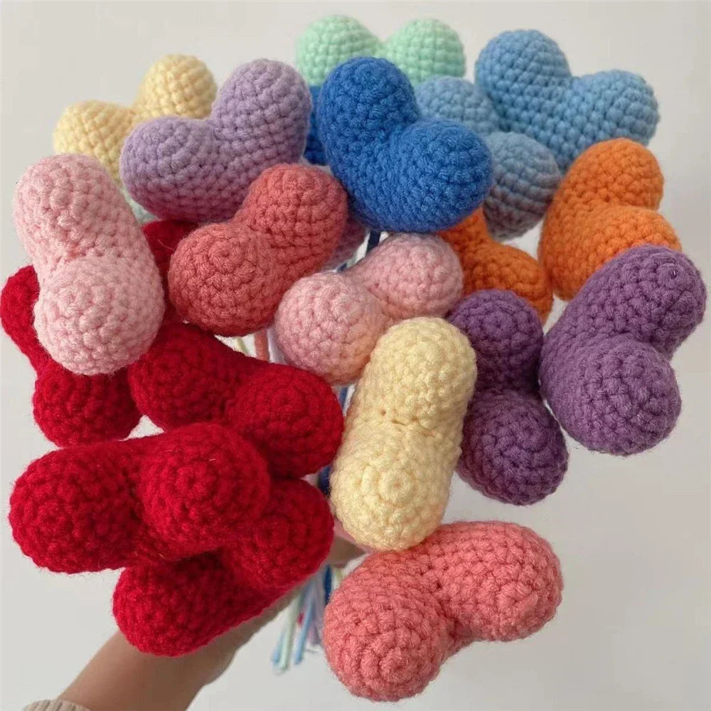باقة زهور كروشيه على شكل قلب من DecorBites™ - ديكور منزلي وهدية عائلية مصنوعة يدويًا للزفاف