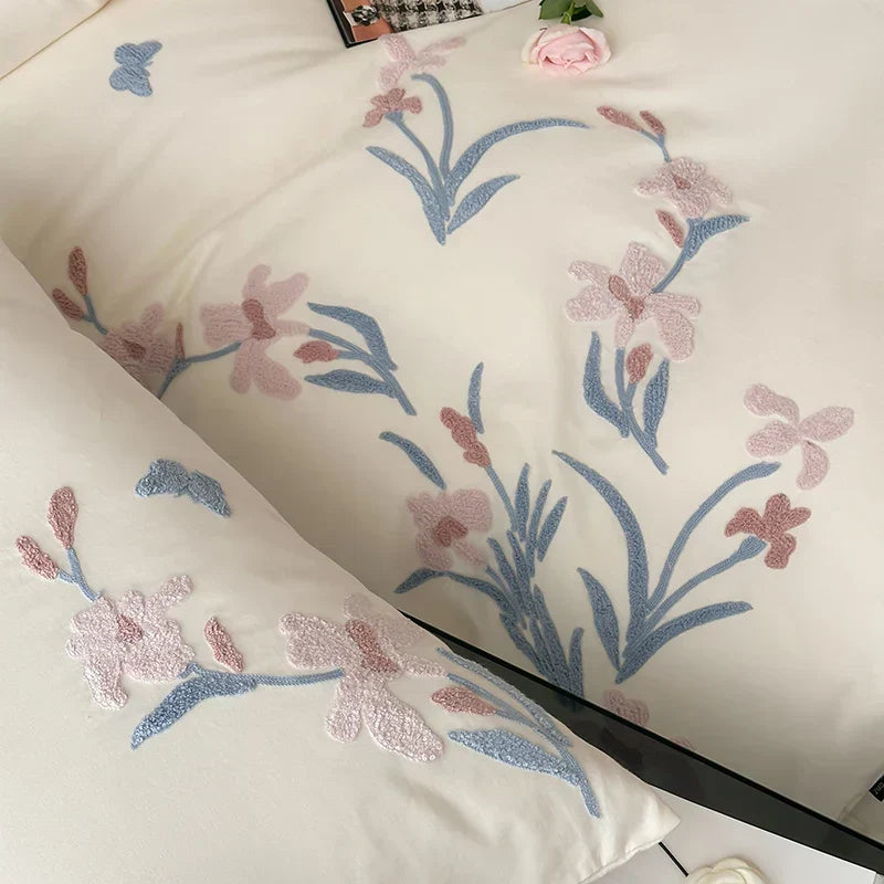 مجموعة مفروشات قطنية مطرزة بالورود الأنيقة من DecorBites™ - مقاسات مفرد ومزدوج وكينغ