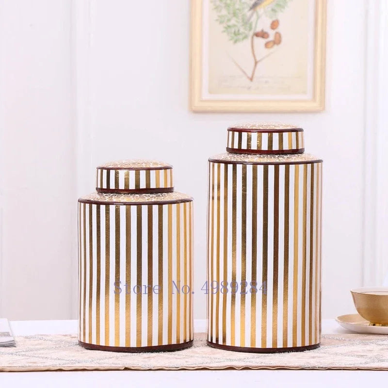 مزهرية سيراميك جولدن سترايب من DecorBites™ بغطاء، برطمان تخزين عصري لديكور المنزل