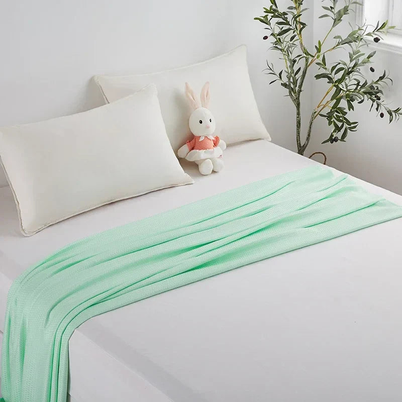 DecorBites™ Bamboo Fiber Cooling Summer Blanket: Lightweight Diamond Quilt Duvet