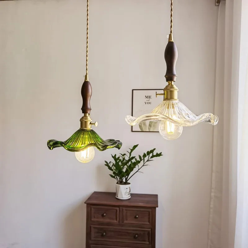 ثريا معلقة ليد زجاجية خضراء على الطراز الياباني من DecorBites™ لديكور المنزل