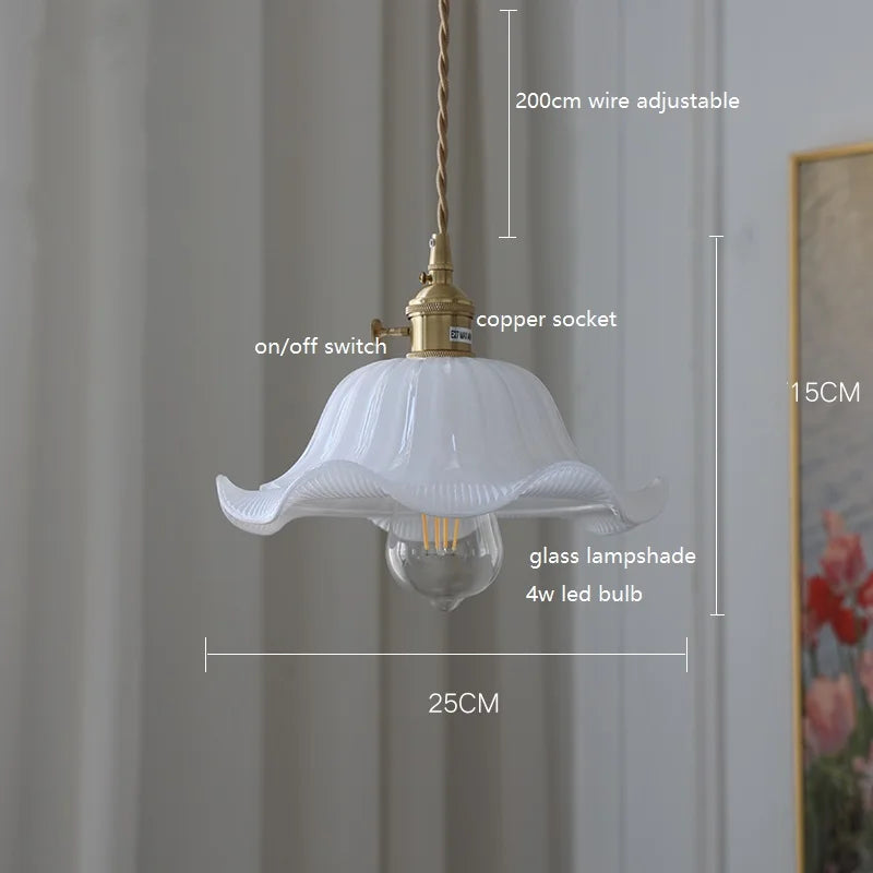 مصباح قلادة DecorBites™ LED زجاجي أخضر بمقبض خشبي نحاسي لديكور المنزل الاسكندنافي الحديث