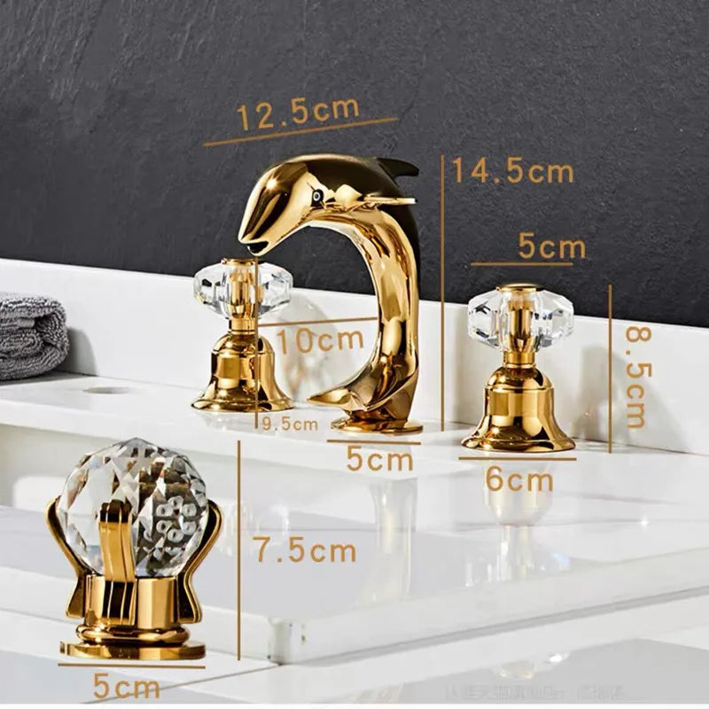 DecorBites™ Gold Basin Faucet: خلاط حوض ذهبي من النحاس والنيكل على شكل دولفين للحمام، 3 فتحات واسع الانتشار