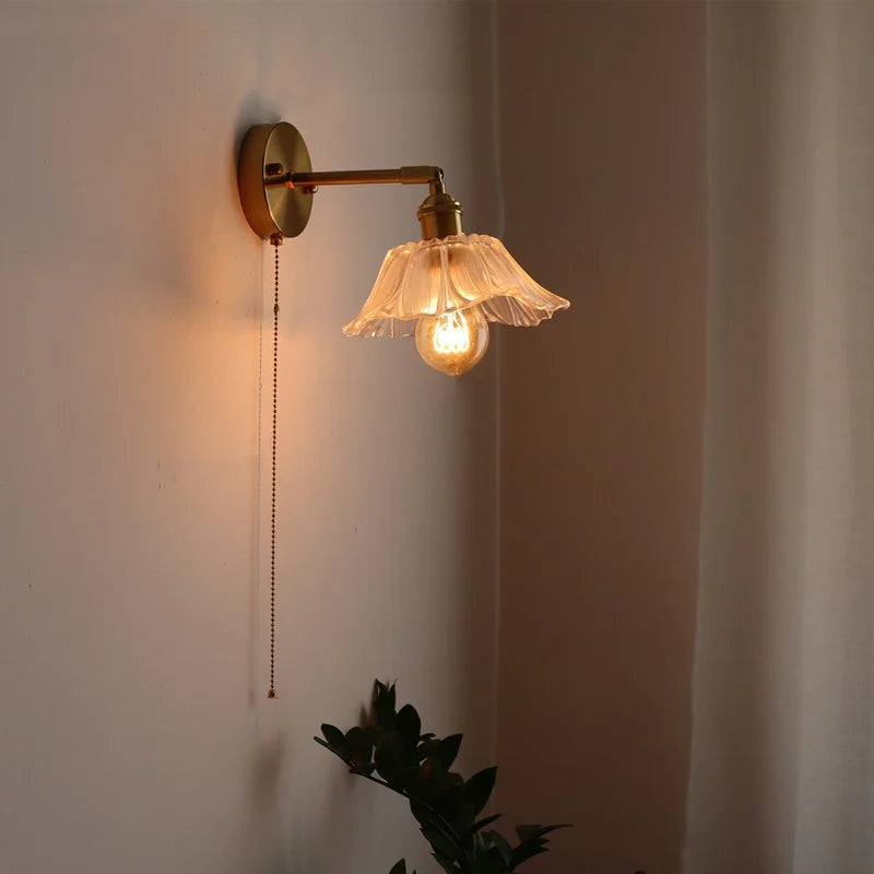 مصباح جداري زجاجي نحاسي LED على الطراز الياباني من DecorBites™ للمطاعم والبارات وغرف النوم والحمامات