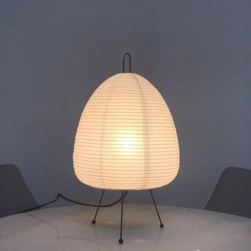 مصباح أرضي من ورق الأرز الياباني من DecorBites™ من تصميم Noguchi Yong لإضاءة غرف النوم والصالونات
