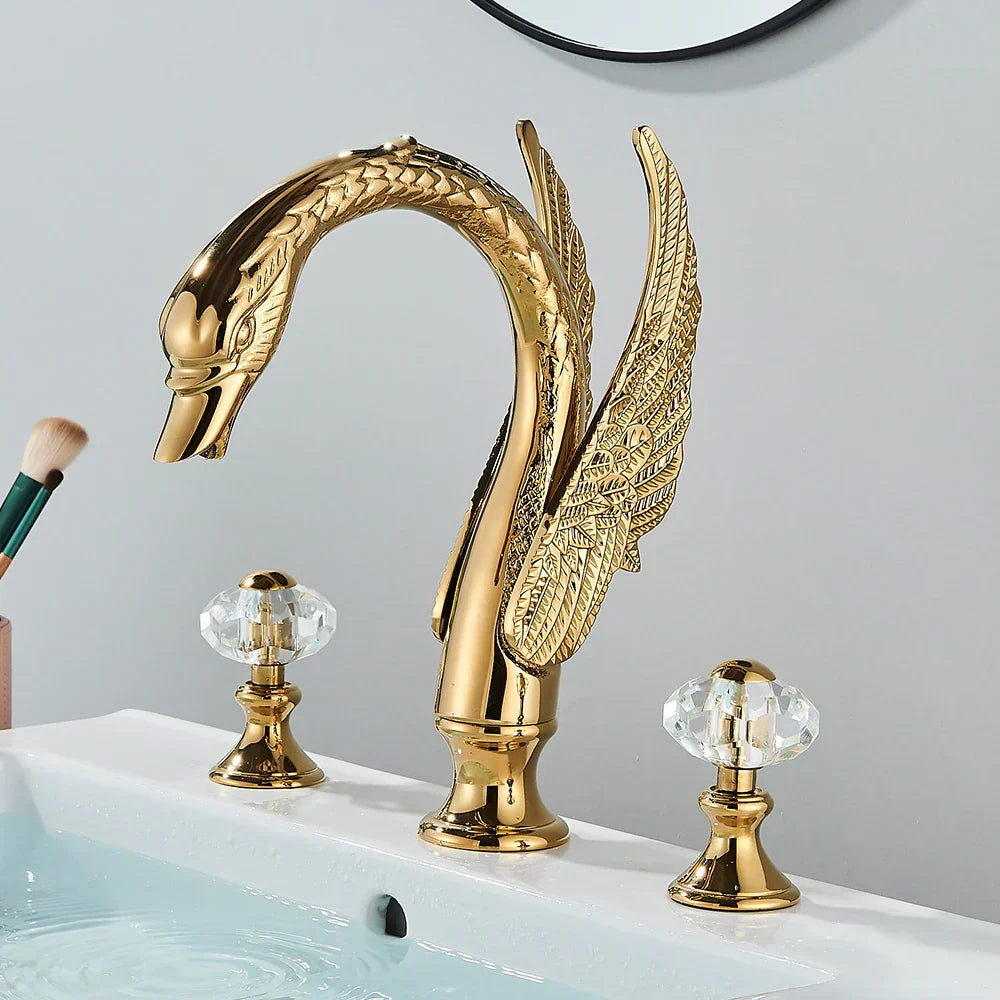 DecorBites™ حنفية حوض بمقبضين كريستاليين بتصميم بجعة ذهبية