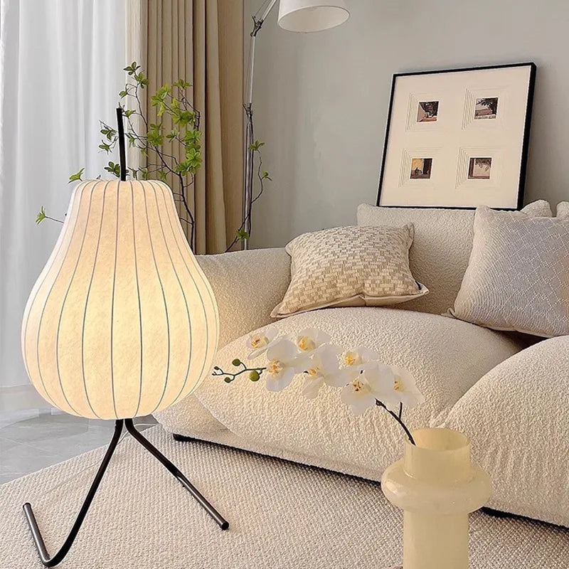 مصباح أرضي حريري ياباني DecorBites™: مصباح قماشي LED بتصميم وابي سابي لغرفة المعيشة وغرفة النوم