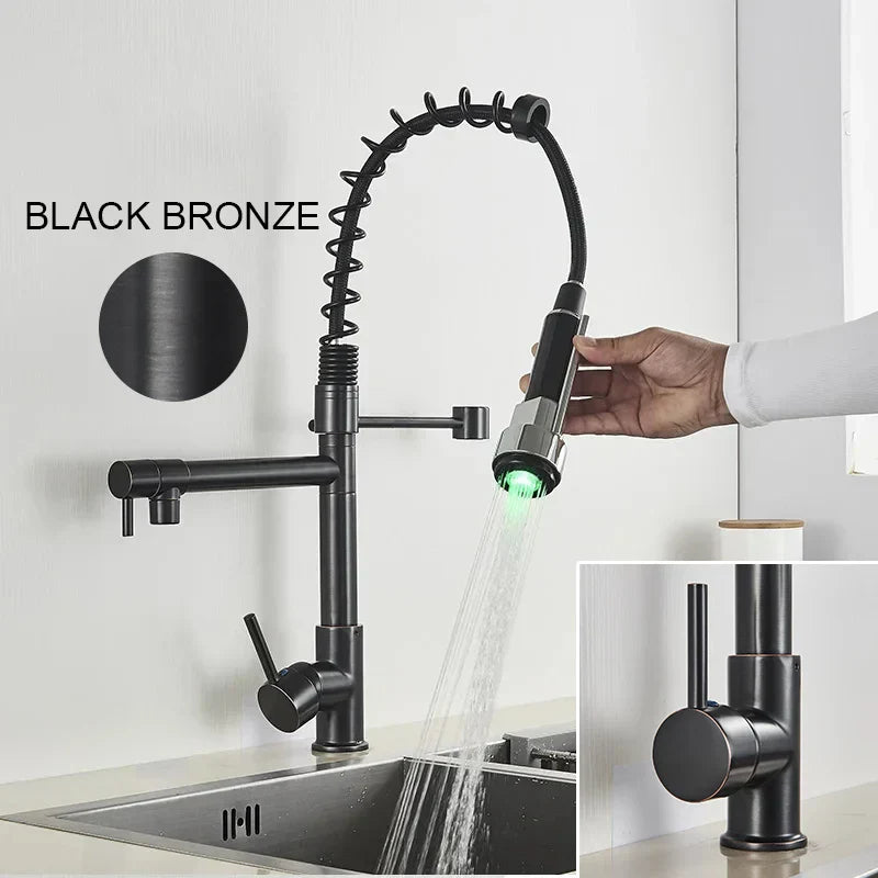 Robinet de cuisine brossé DecorBites™ à LED avec douchette extractible à ressort, bec pivotant à poignée unique