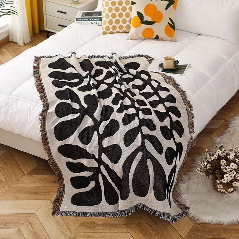 بطانية نسيج DecorBites™ Gothic Thread ذات وجهين - ديكور منزلي وخارجي متعدد الاستخدامات